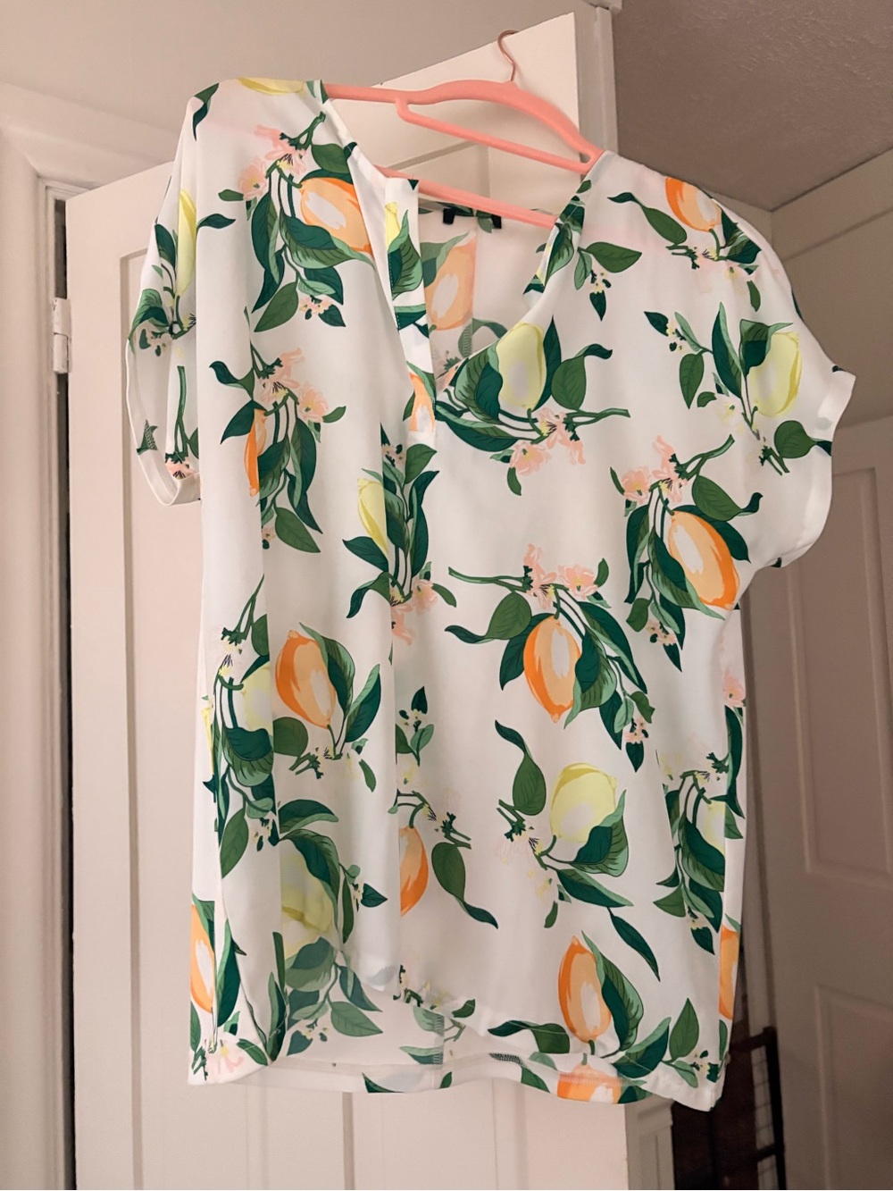 Ann Taylor White Lemon Print Short Sleeve Blouse